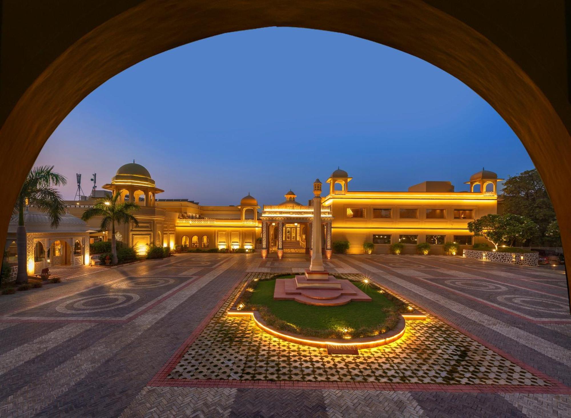 Heritage Village Resort & Spa Manesar-Гургаон Екстериор снимка