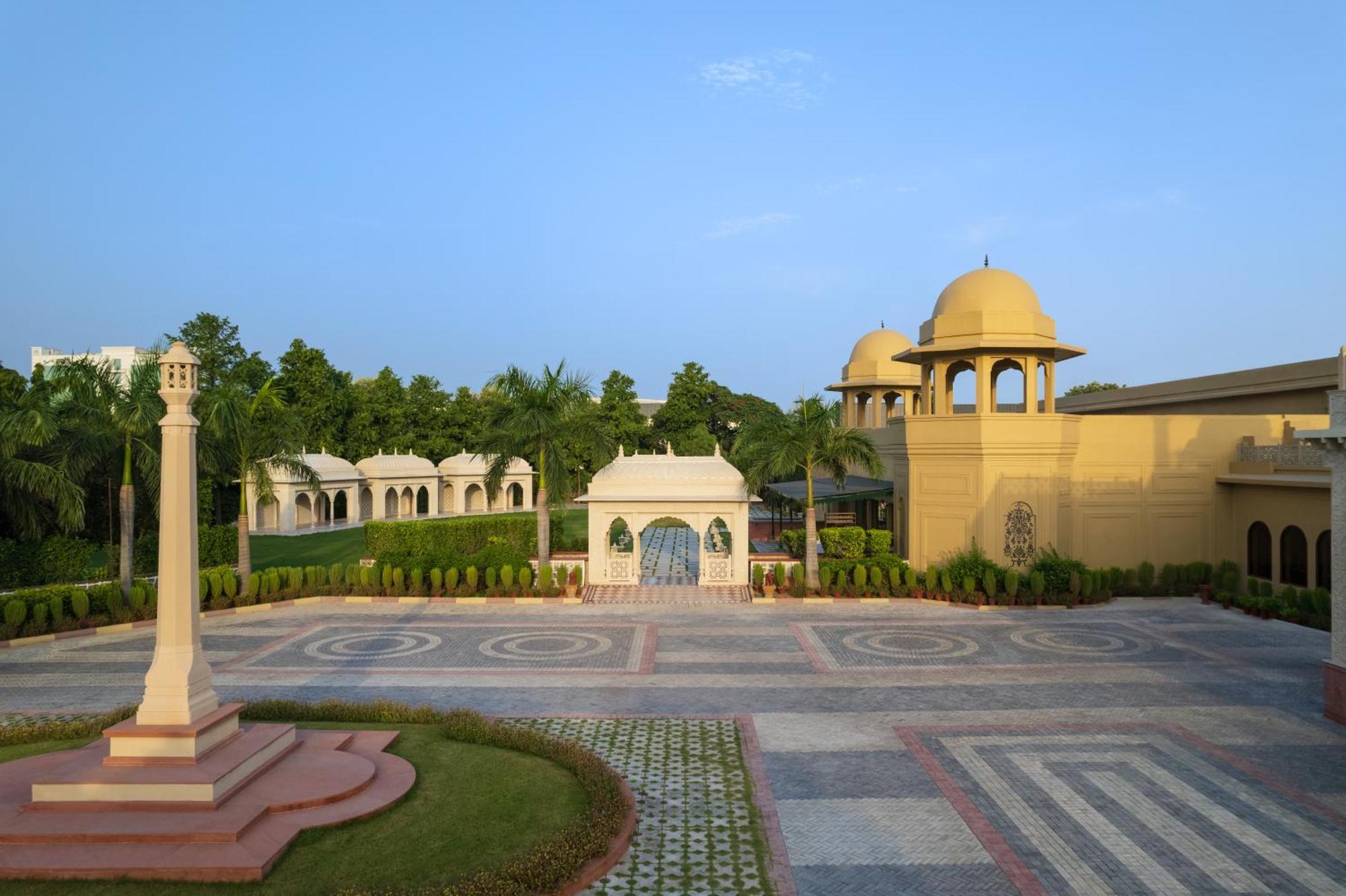 Heritage Village Resort & Spa Manesar-Гургаон Екстериор снимка